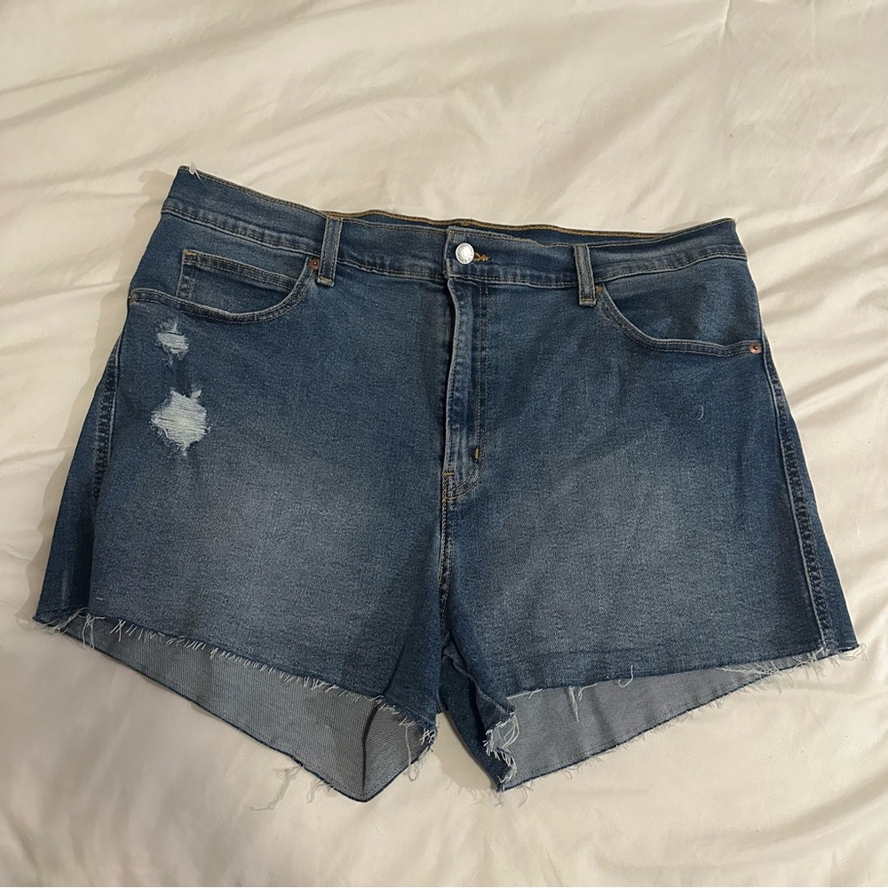 16 High Waisted Signature Levi